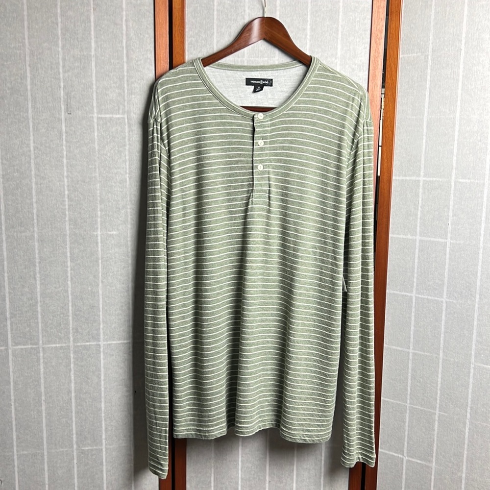 Treasure Bond Mens XL 3 Button Long Sleeve